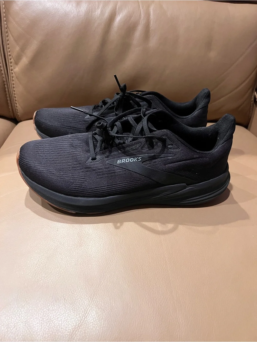 Brooks Revel 8 Running Shoe - Men's 12 - Picture 3 of 7